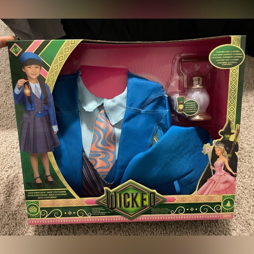 Wicked Shiz Uniform Costume Set with Light-Up Accessory